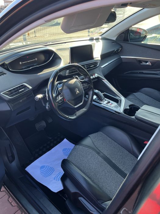 Peugeot 5008 Allure, Automat 7locuri Virtual Cockpit RAR facut