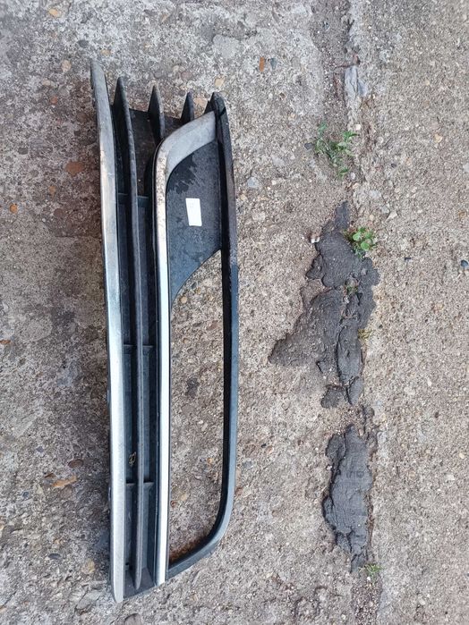 решетка предна броня Passat B7