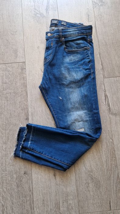 Blugi Pull&Bear de barbati