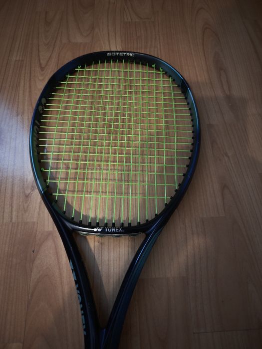 Racheta Yonex Ezone 98 305g