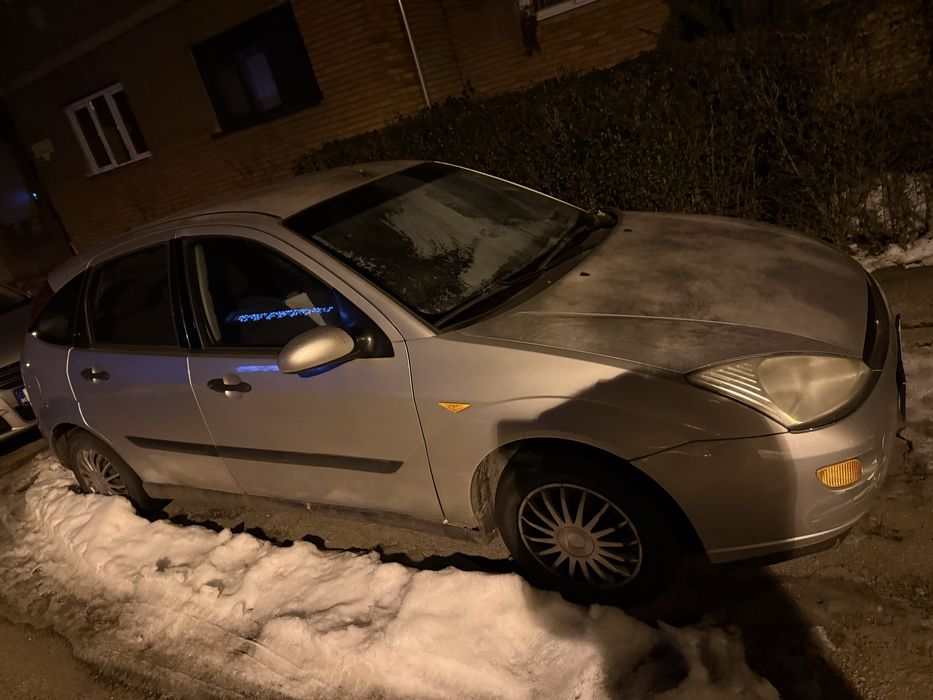 Ford focus 1 benzina