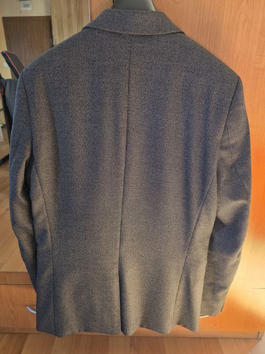 Продавам мъжко сако