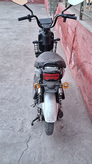 Skutr tesla sotiladi