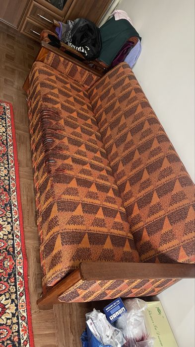 Продаю диван с даумя креслами