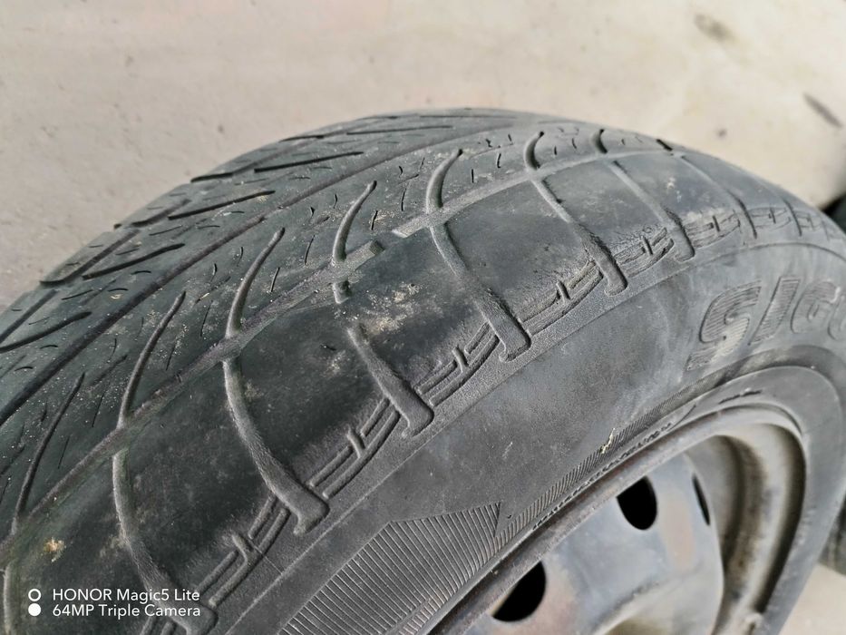 Set 4 roti 15 inci (jante + cauciucuri) Logan