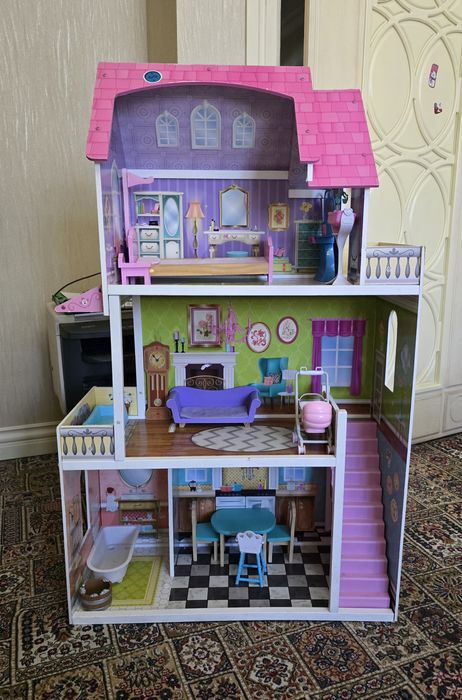 Детский домик из дерева