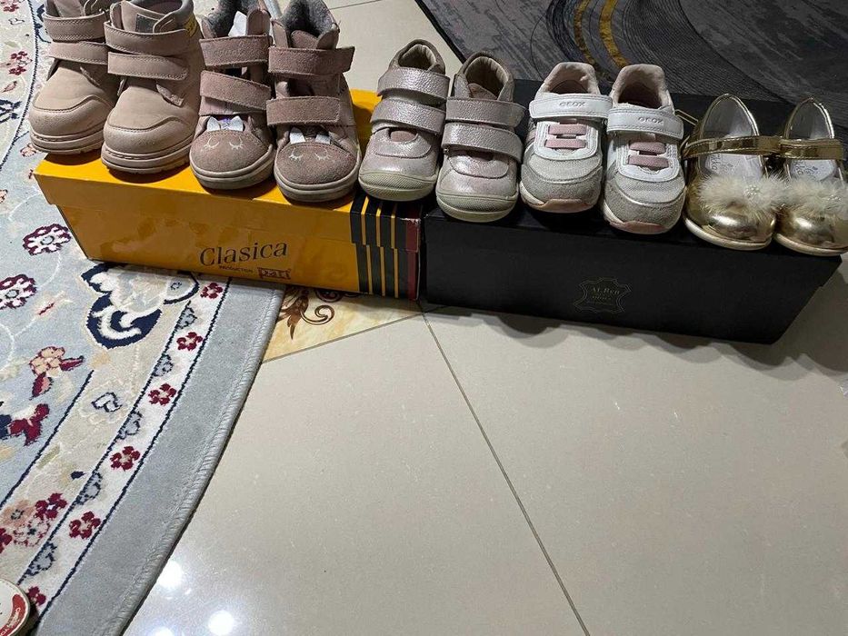 Продам детскую обувь для девочки