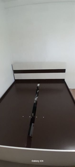 Продаётся двуспальная кровать