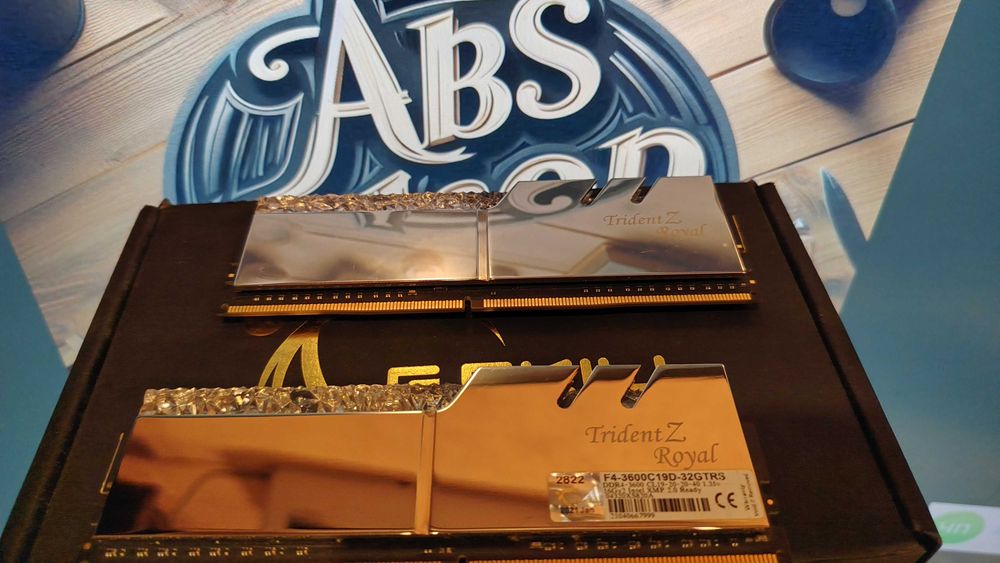 Оперативки DDR4 G.SKILL Trident Z Royal 32GB (2 x 16GB) 3600 MHz CL19