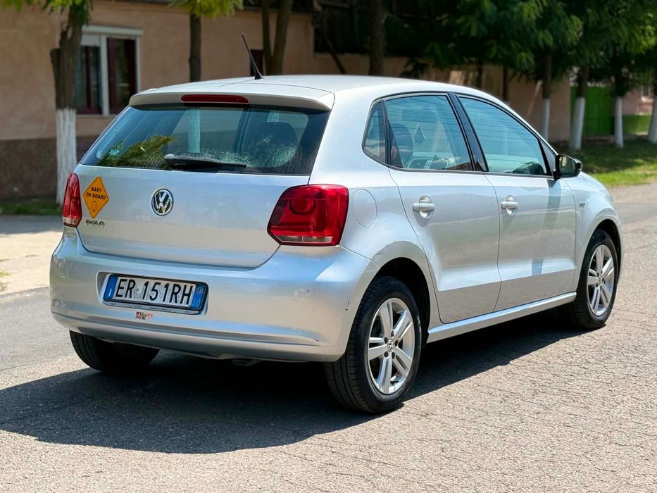 VOLKSWAGEN Polo 2013 — imagine 3