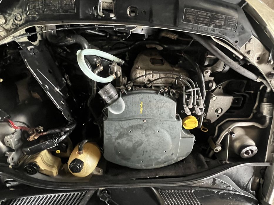 Renault Clio 2 1.6 НА ЧАСТИ