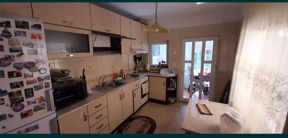 Casa casă de inchiriat