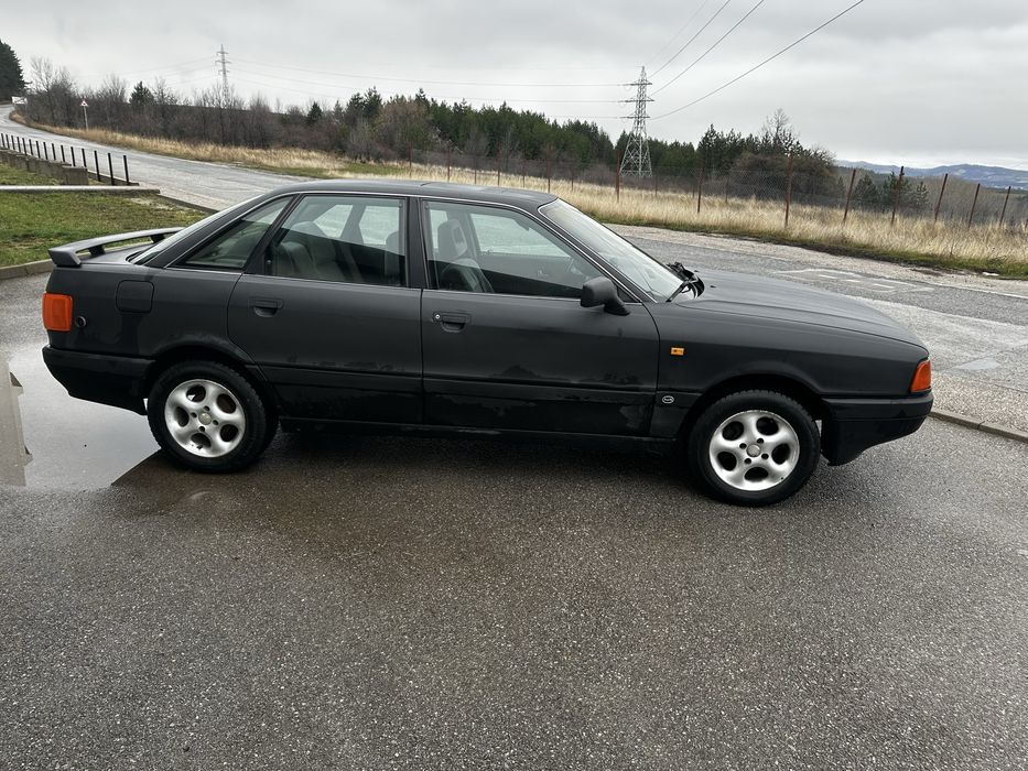 Audi 80 1.8 Бензин