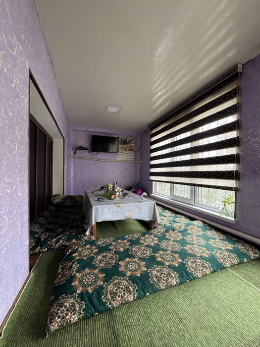 chirchiqda 3 xonali kvartira srochna sotiladi