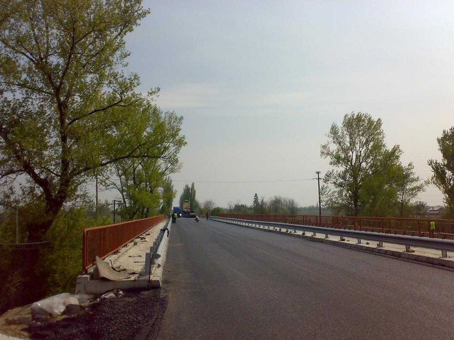 Drumuri Retele Edilitare Asfaltari Firma Constructii Platforme Trotuare Parcari Amenajari Exterioare si Lucrari Punctuale