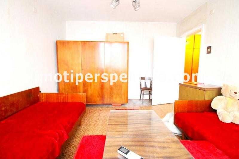 реф.18390 Три отделни стаи, среден етаж-Гагарин!