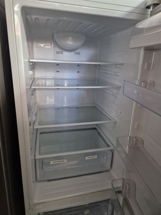 Хладилник с фризер Samsung A++ No Frost