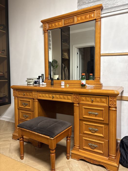 Кровать/2тумбы/туалетный стол