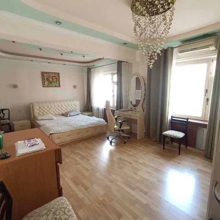 Продаётся Квартира 4 комнатная