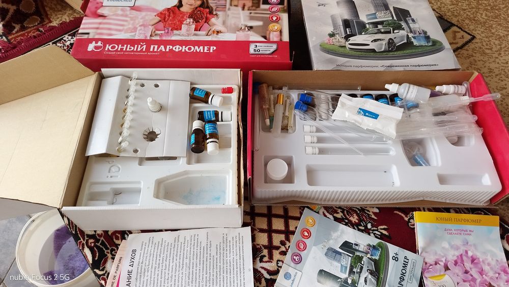 Игрушечная парфюмерия