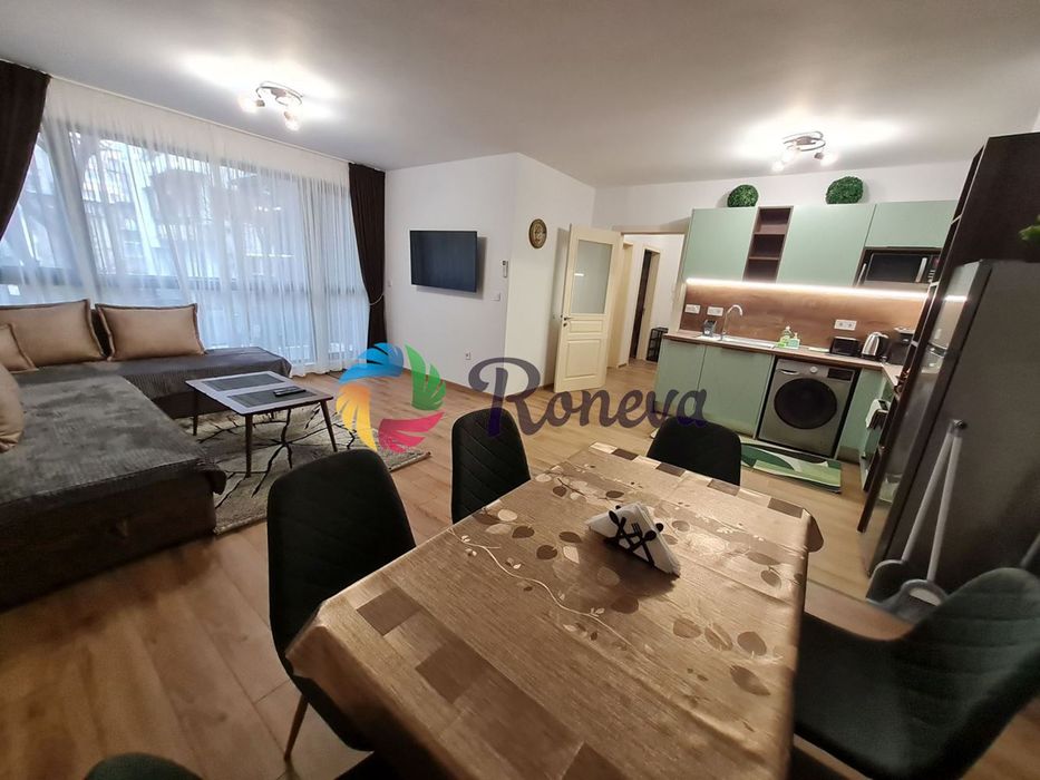 Дава се под наем Тристаен апартамент в Варна, Център - 110 кв.м за 1176 € - Снимка #2