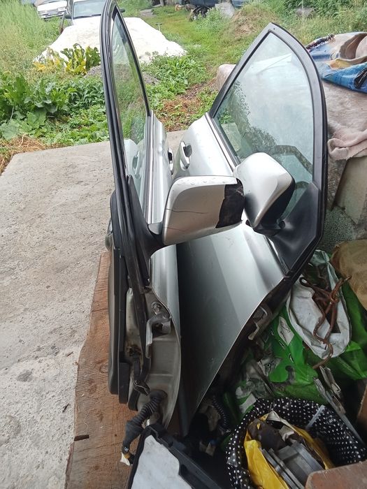 Продам запчасти Avensis