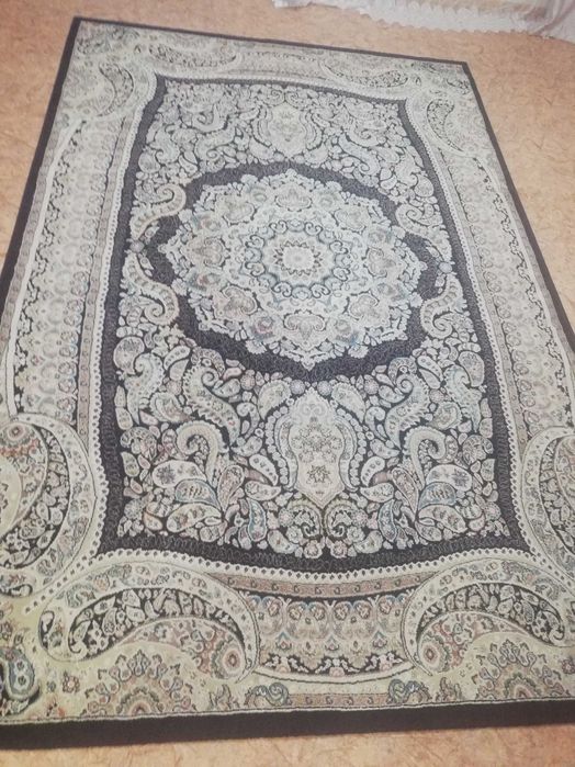 Продам ковер размер  2х3 б/у