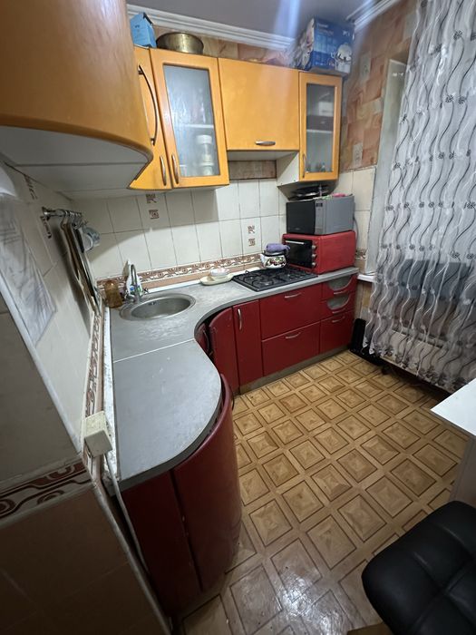 Продам кух гарнитур вместе с газом и мойкой