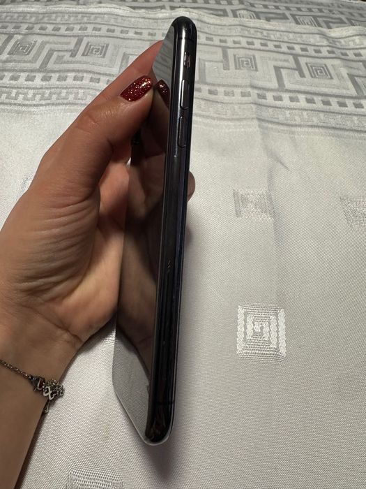 Продавам iPhone XS – 256 GB | Батерия 100%