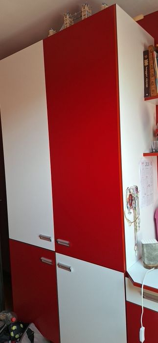Set mobilier tineret roșu-alb de vânzare – pat supraetajat + birou + dulap