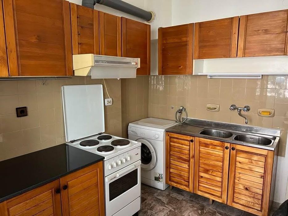 Дава се под наем Двустаен апартамент в София, Център - 65 кв.м за 600 € - Снимка #2