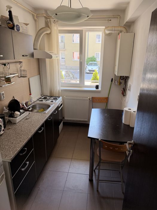 Garsoniera spatioasa zona Coresi