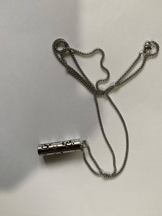 Colier cu aromaterapie.