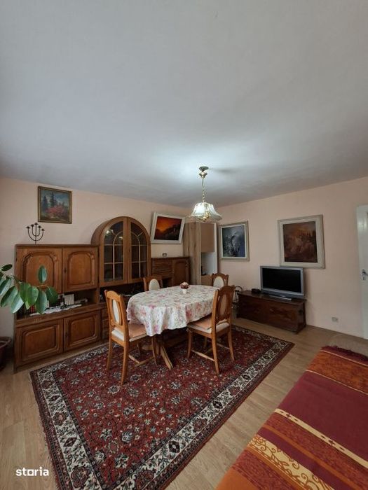 Apartament 4 camere, Zona RFN/Bucla, decomandat, etaj 1