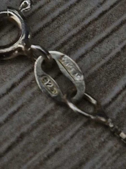 Colier cu pandantiv, Argint, cutie și funda de mărțișor.