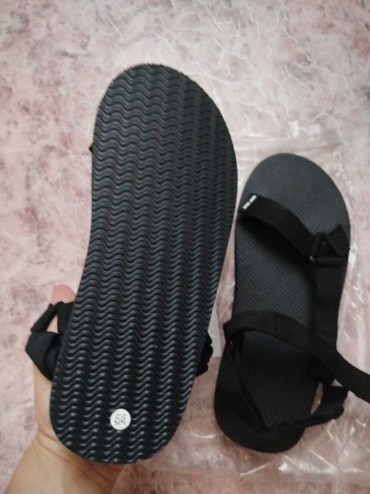 Продам новые мужские сандали