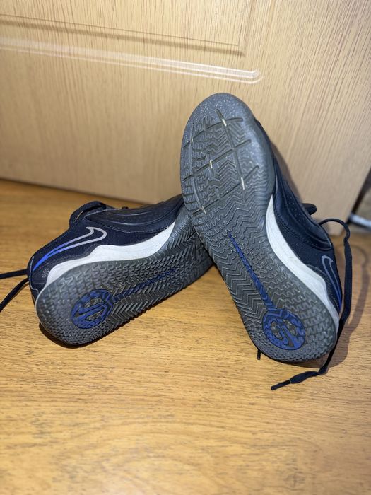 Nike DV350‑040 – Mărimea 36 Negru/Albastru – Stare Foarte Bună