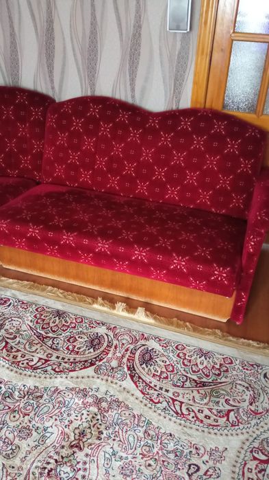 Угловой диван и 2 кресла