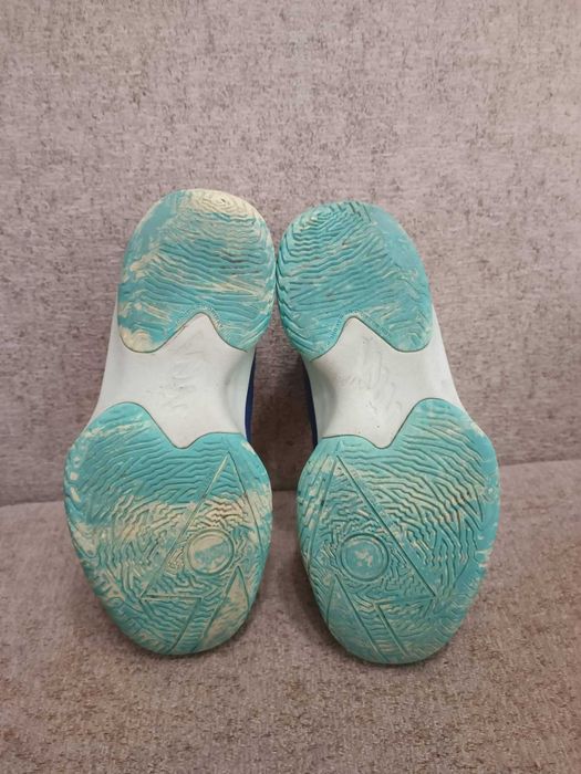 маратонки Nike Zion 1