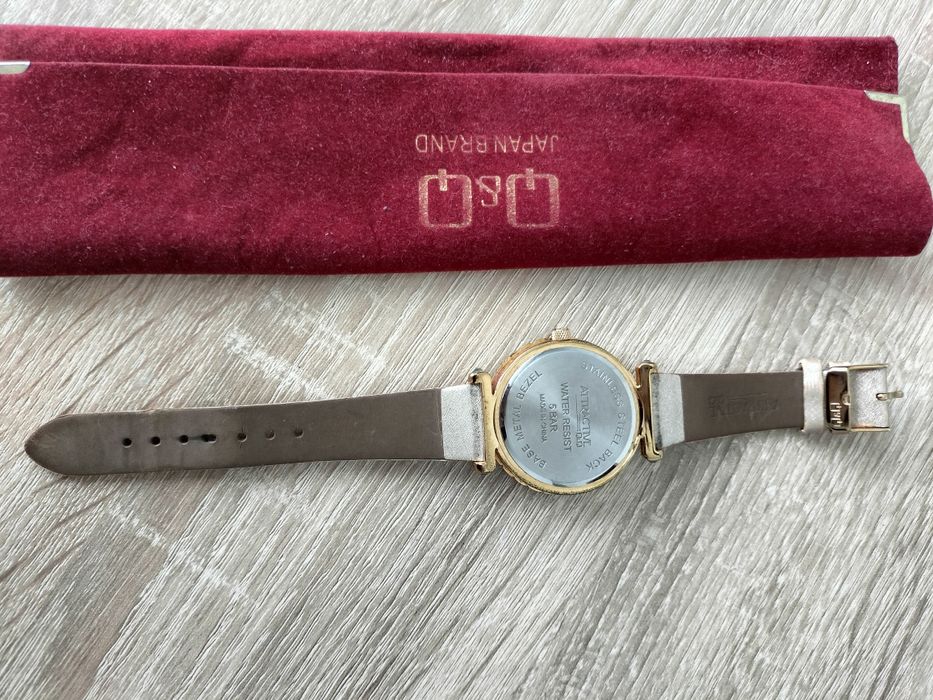 Часы наручные женские