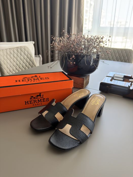 Чехли на ток Hermes естествена кожа