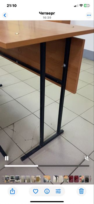 Парты , сейф, ресепшен, стулья для терассы и т. д.