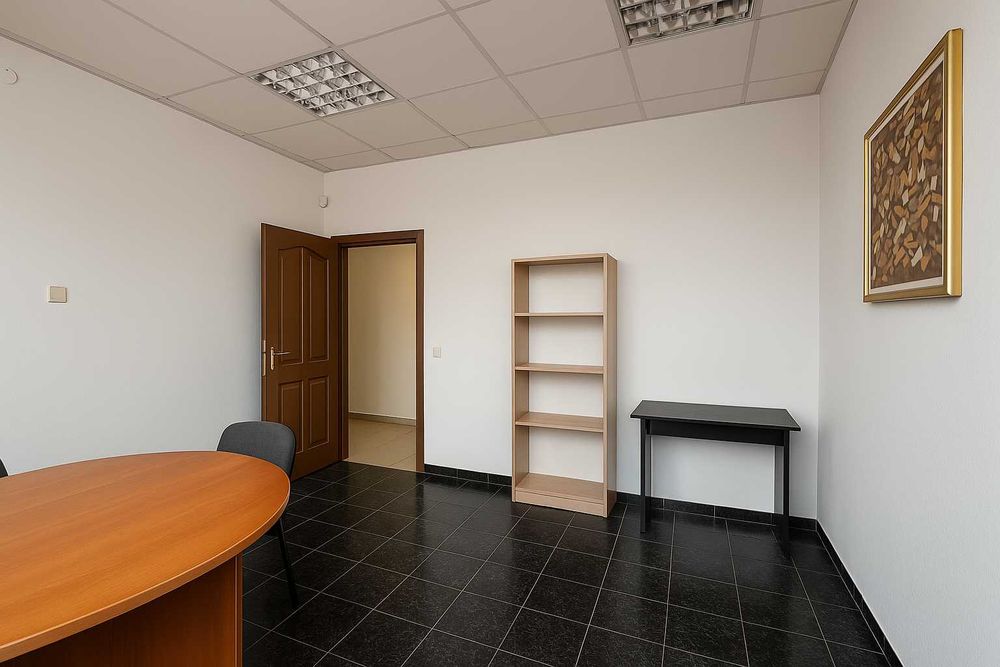 Продава се Офис в Пловдив, Център - 69 кв.м за 1232 €/кв.м - Снимка #2