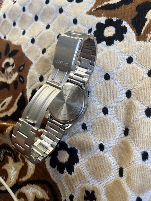 Серебрянные часы CASIO