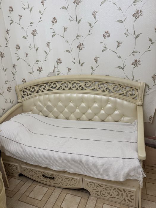 кровать диван !!