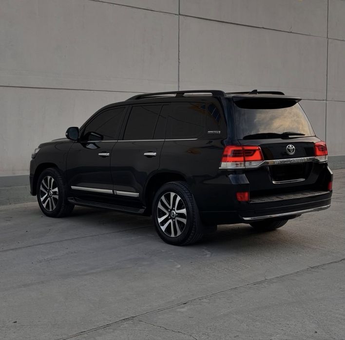 Toyota Land Cruiser 200