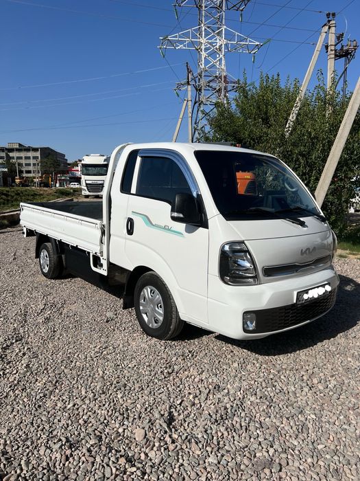Kia bongo electr sotiladi