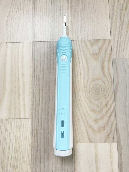 Електрическа четка за зъби Oral-B Professional Care 500