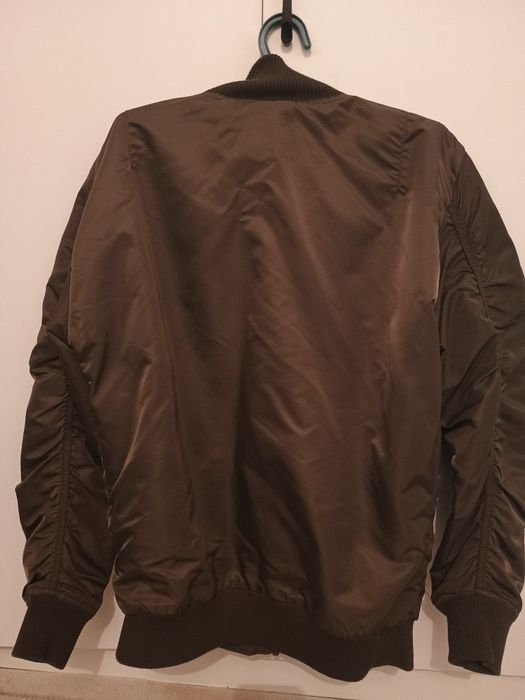 Продам бомбер хаки