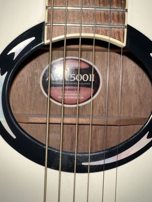 Акустическая гитара Yamaha